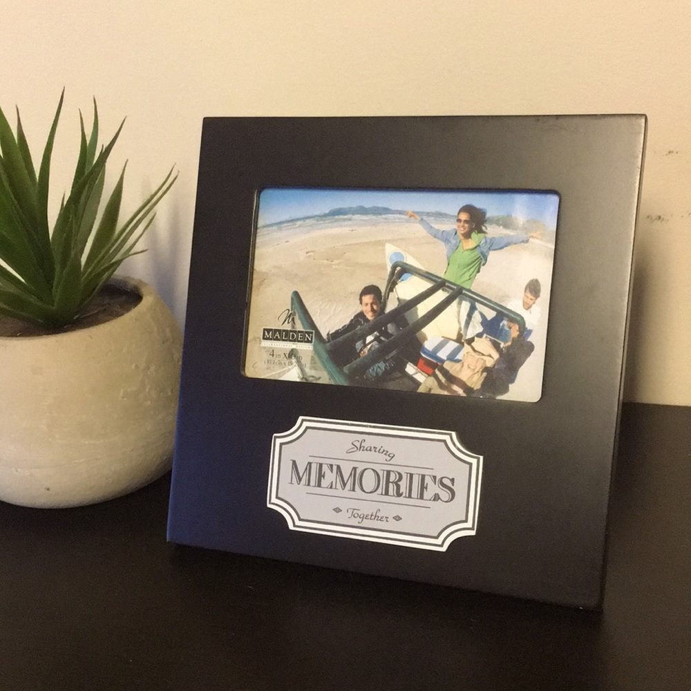 2/$10 🇨🇦 4x6 black picture frame